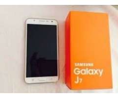GALAXY J7 blanco