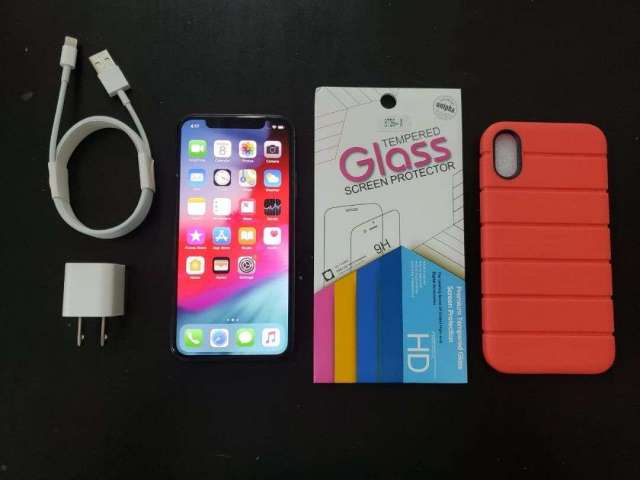 iPhone X 64GB Space Gray iPhone X 64GB Space Gray