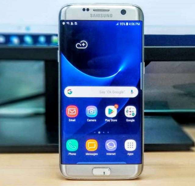 Samsung Galaxy S7 Edge Samsung Galaxy S7 Edge