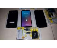 LG V30 + Plus con accesorios