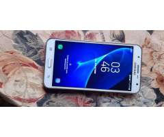 Samsung Galaxy J7 blanco