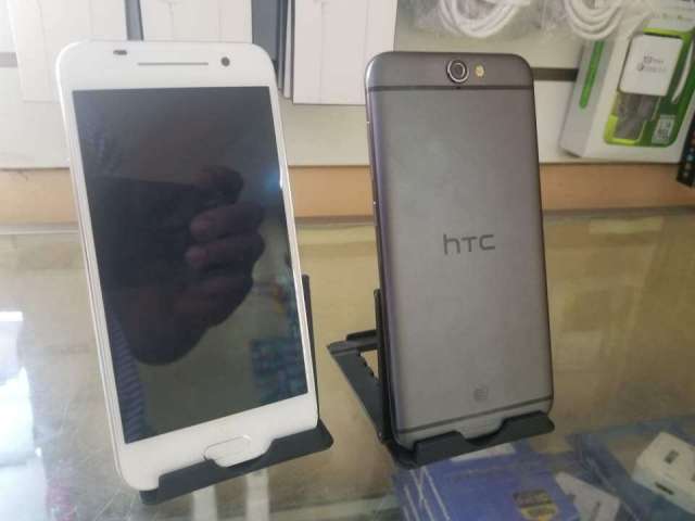 ESPECIAL DE HTC ONE A9 COMO NUEVO